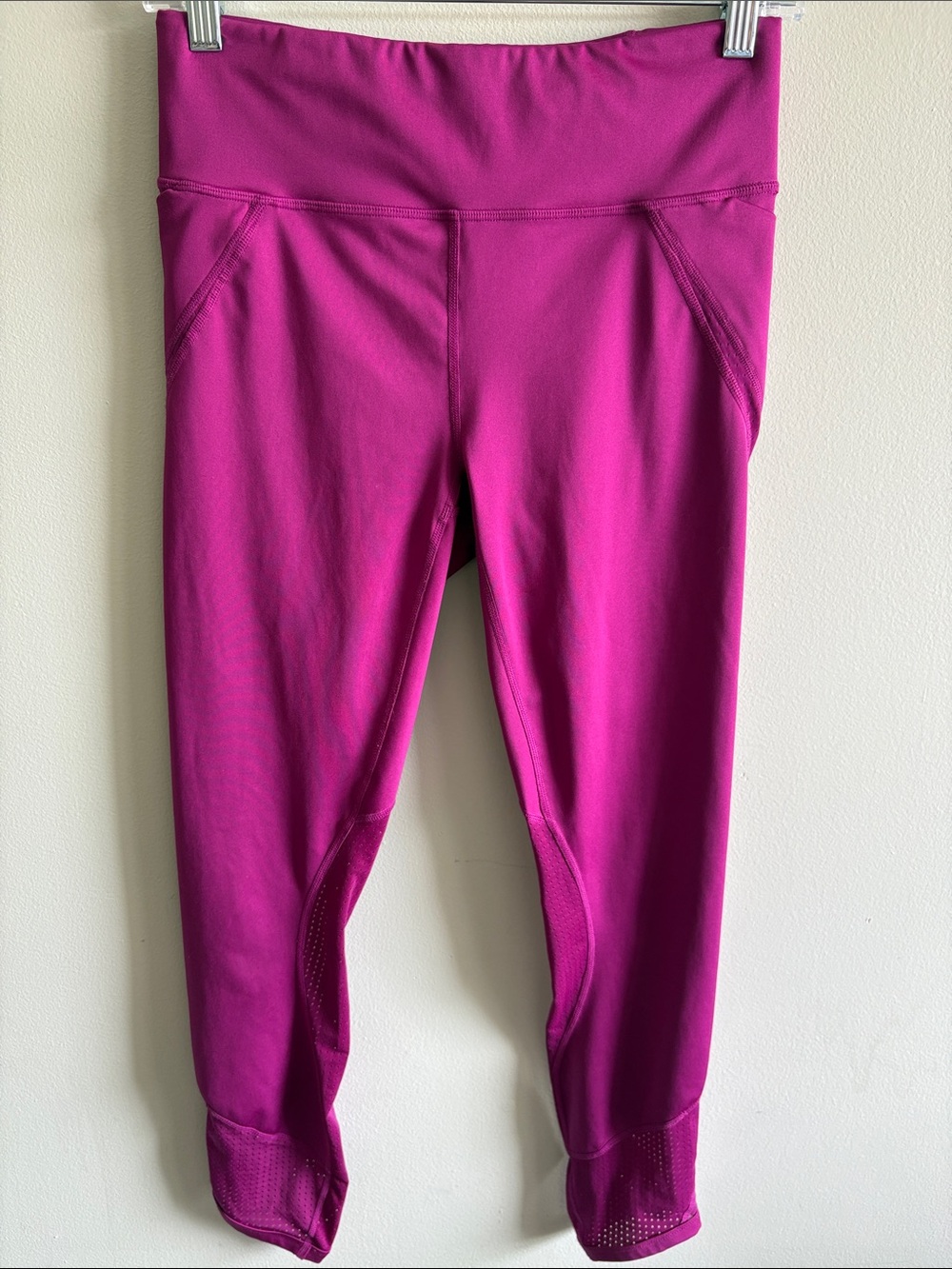 Fabletics Pink High Waisted Cropped Leggings Side Pockets Zip Pocket Women’s L